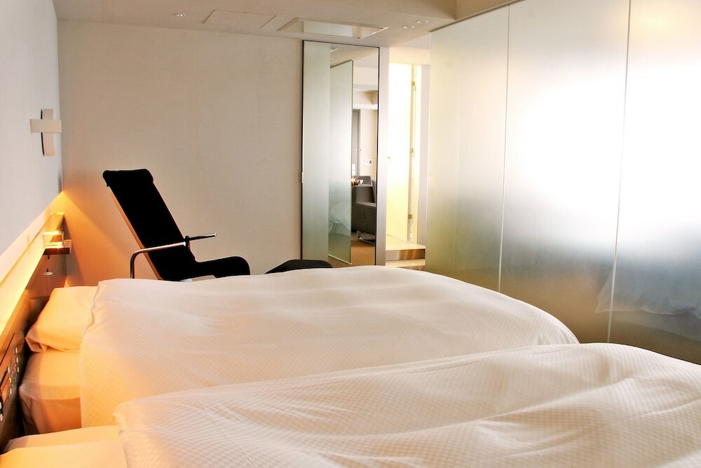 Фото Century Royal Hotel