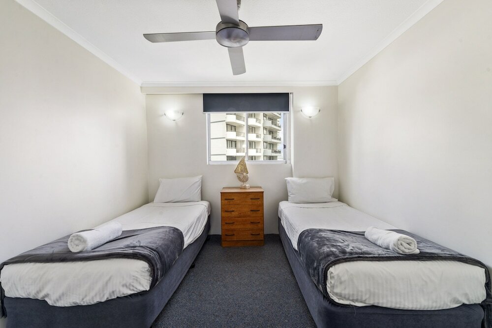 Фото Sandpiper Apartments