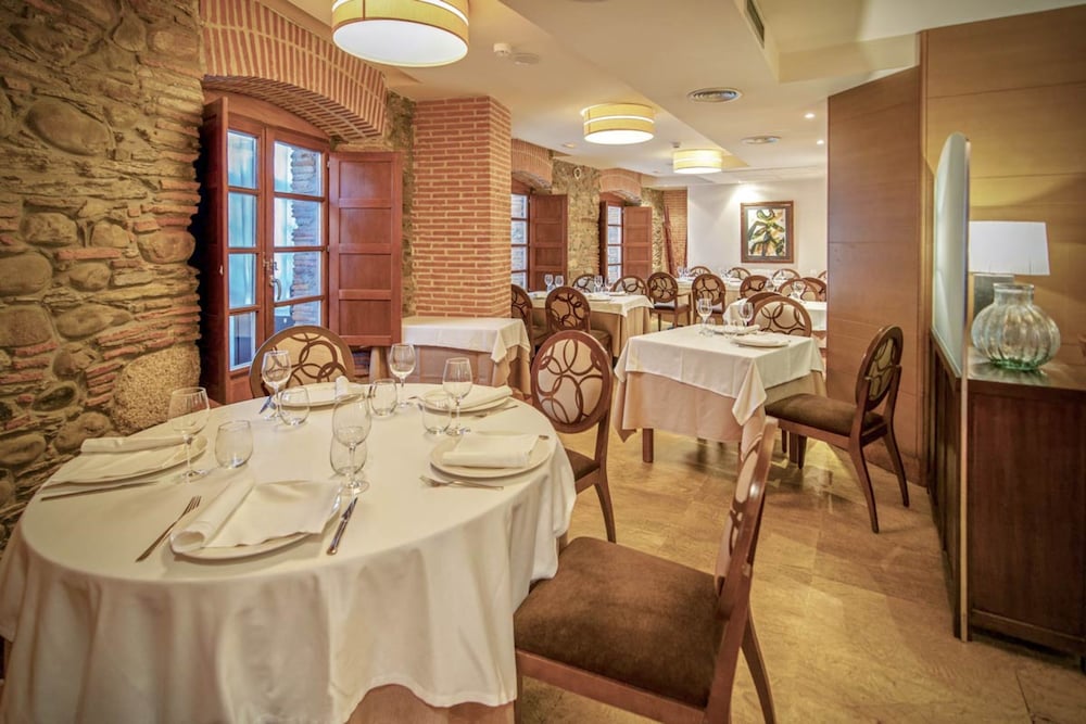 Фото Hotel Aroi Bierzo Plaza