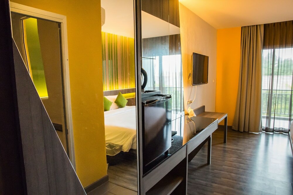 Фото Lantana Pattaya Hotel & Resort