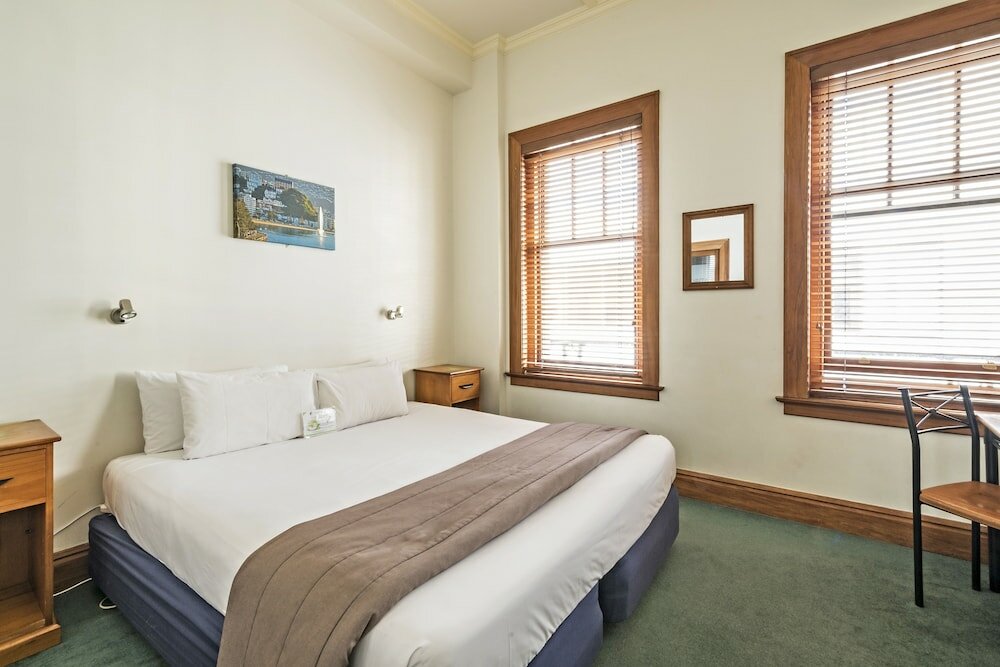 Фото The Cambridge Hotel