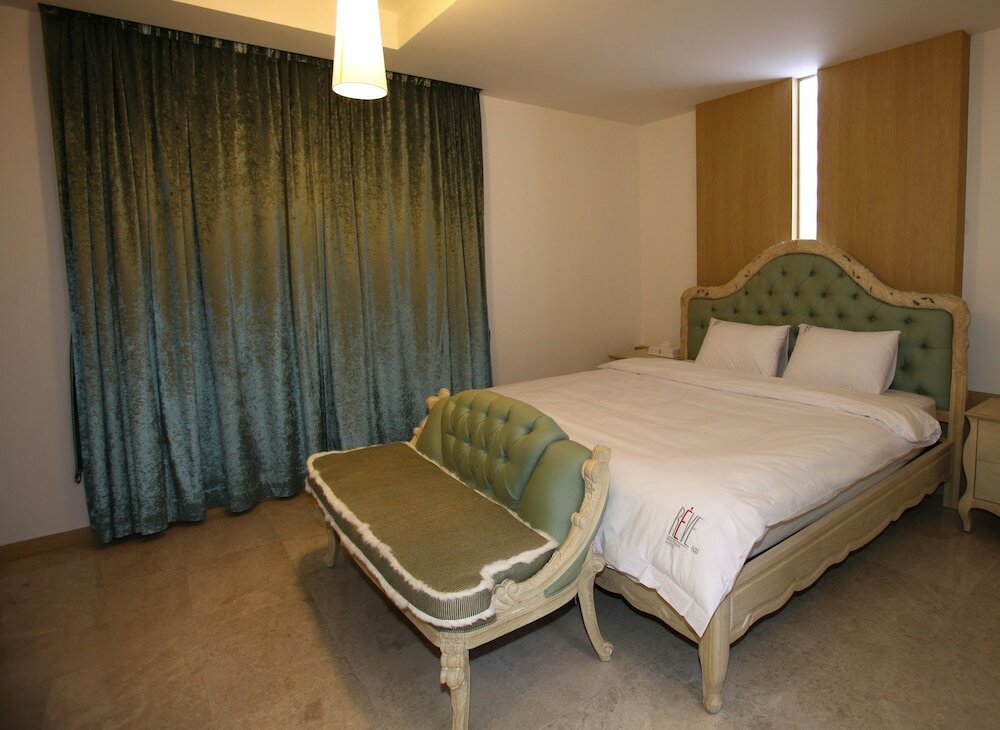 Фото Suwon Reve Hotel