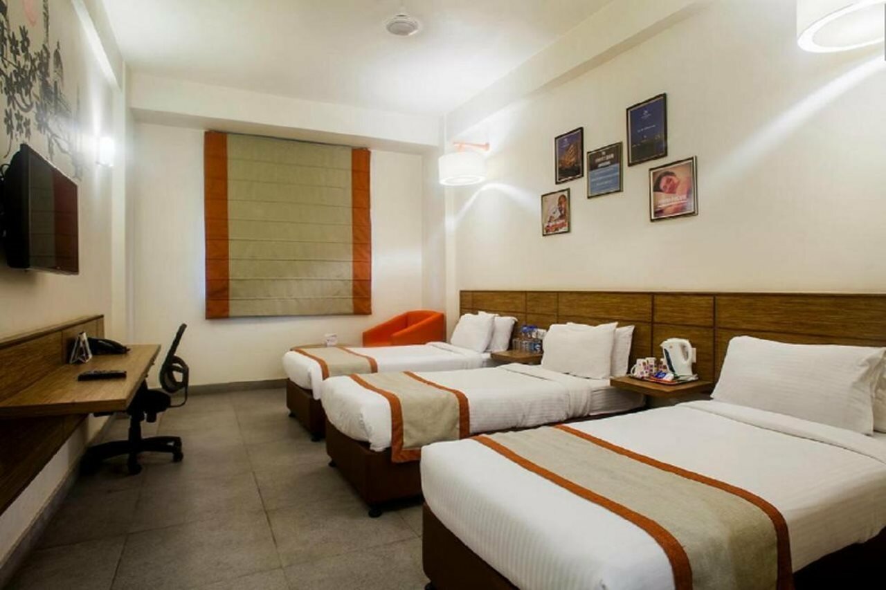 Фото Max Hotels Prayagraj