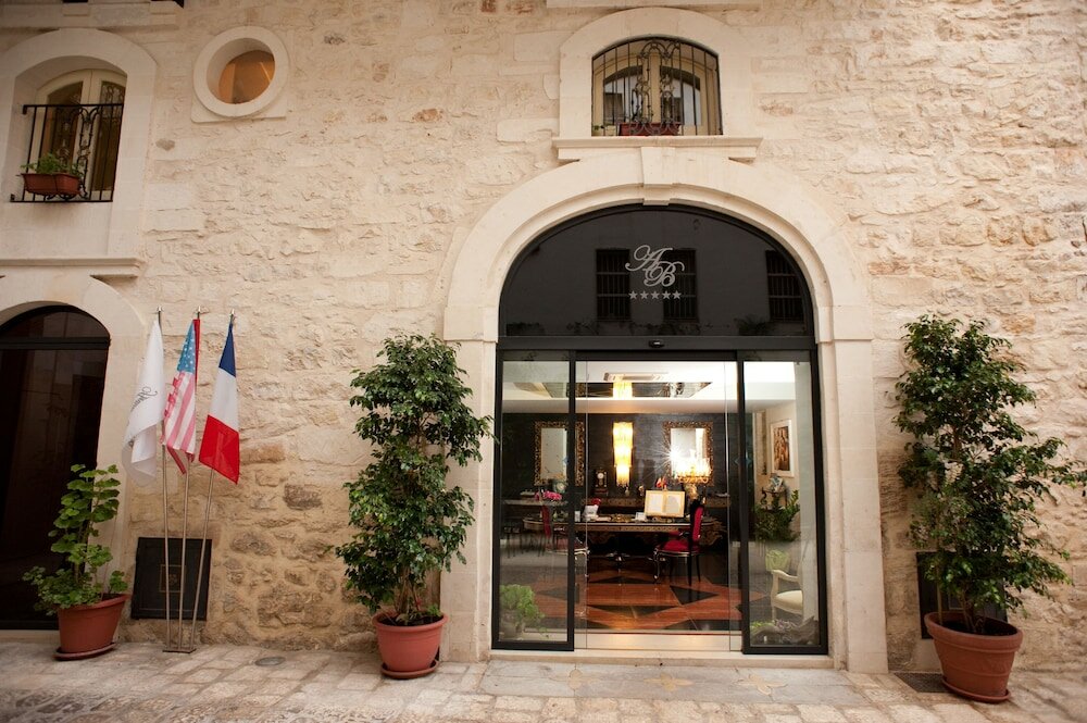 Фото Relais Antica Badia San Maurizio 1619