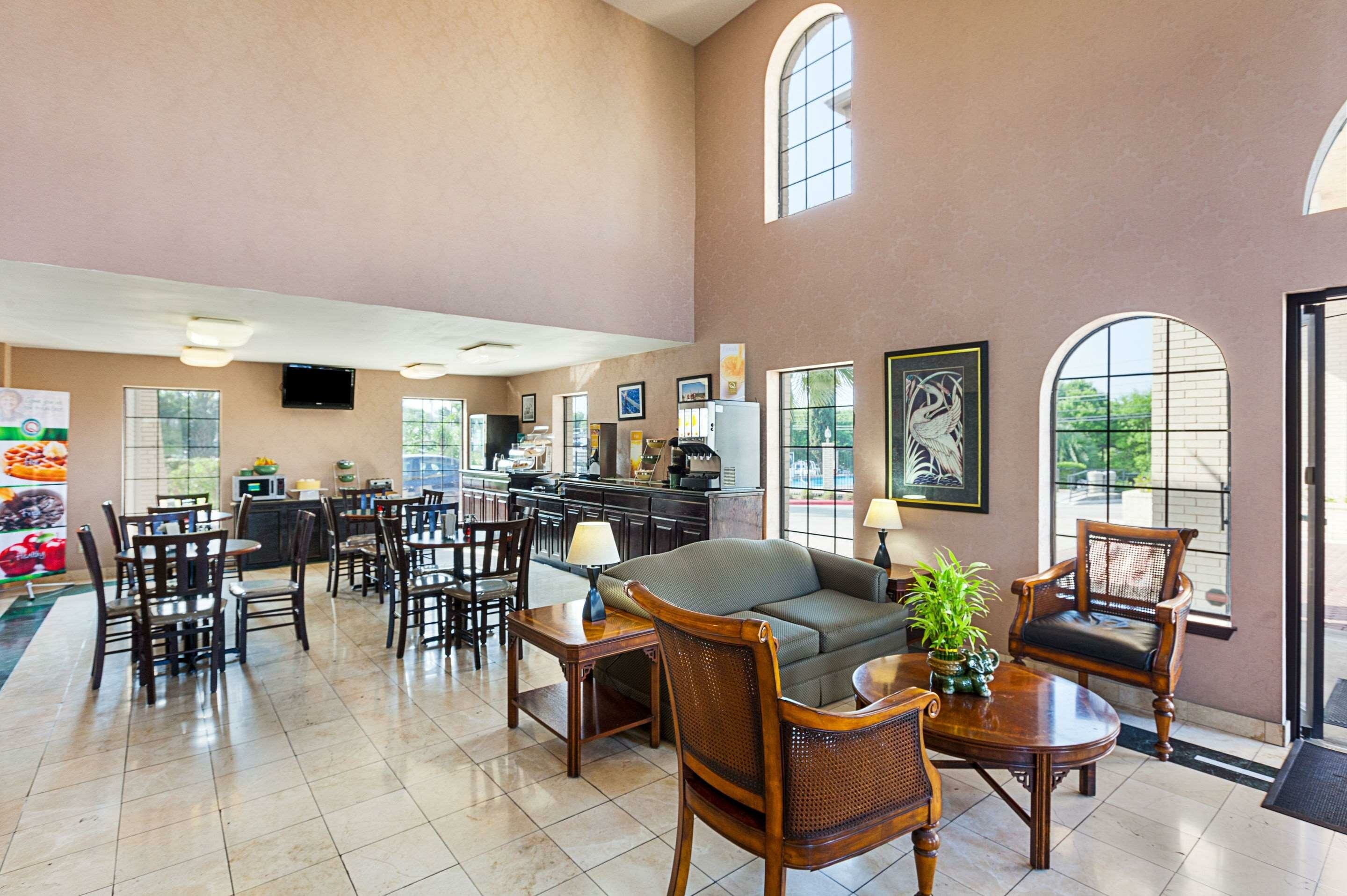 Фото Quality Inn Near Medical Center