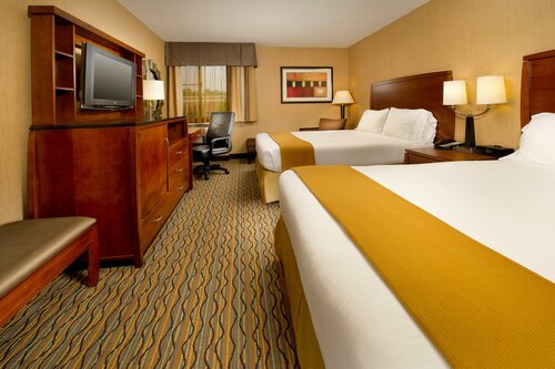 Гостиница Holiday Inn Express Fairfax - Arlington Boulevard, an Ihg Hotel в Фэйрфаксе