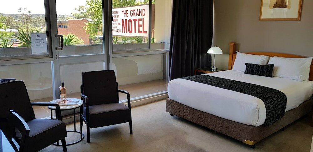 Фото The Grand Motel