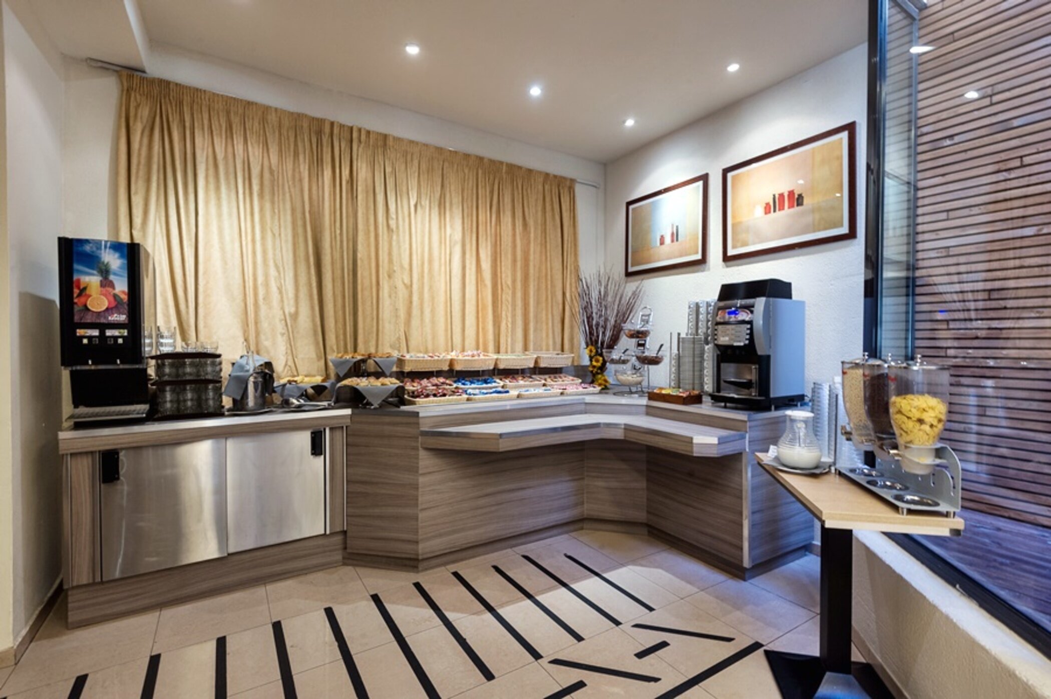 Фото Nice Pam Hotel