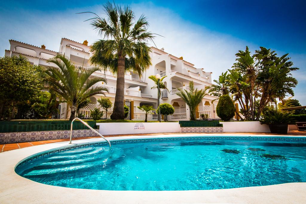 Фото Apartamentos Turísticos Las Rosas de Capistrano