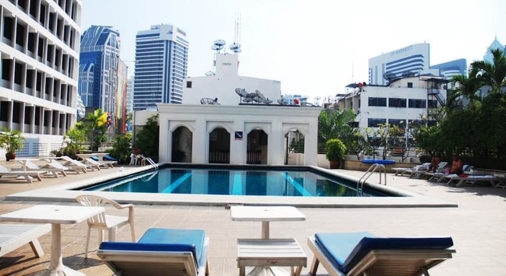 Фото отеля 2