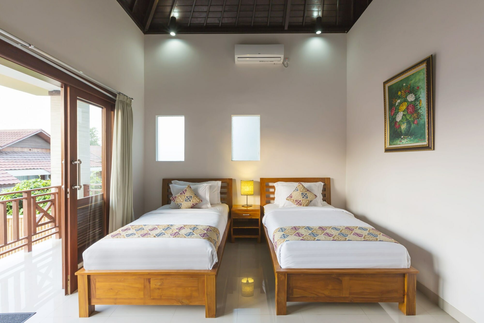 Фото Kubal Villa and Living Seminyak