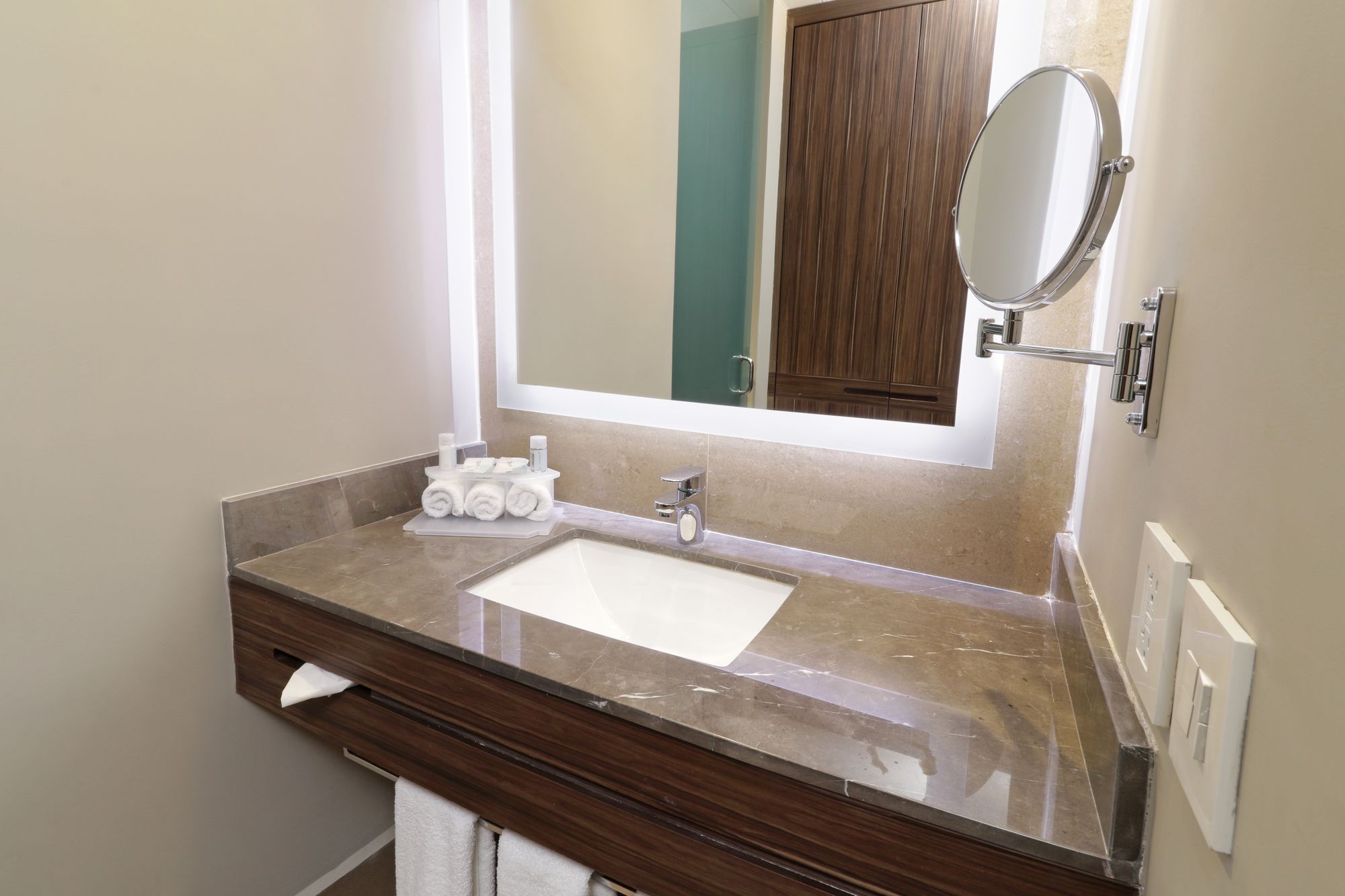 Фото Holiday Inn Express & Suites Monterrey Valle, an Ihg Hotel