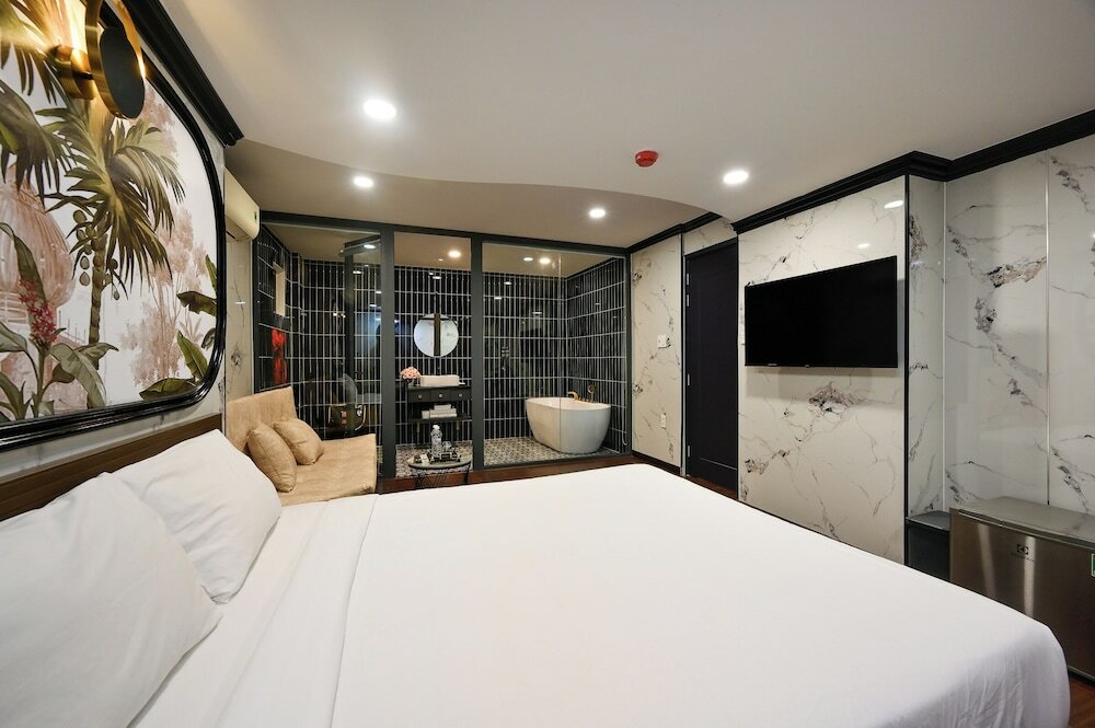 Фото Red Sun Airport Saigon Hotel