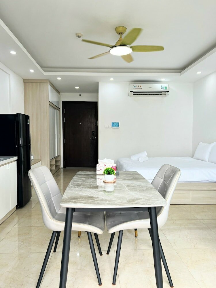 Фото Hagi Apt - Vinhomes D'Capitale in Ha Noi