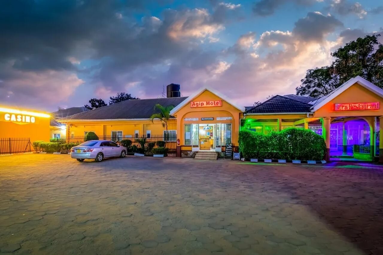 Фото отеля 1