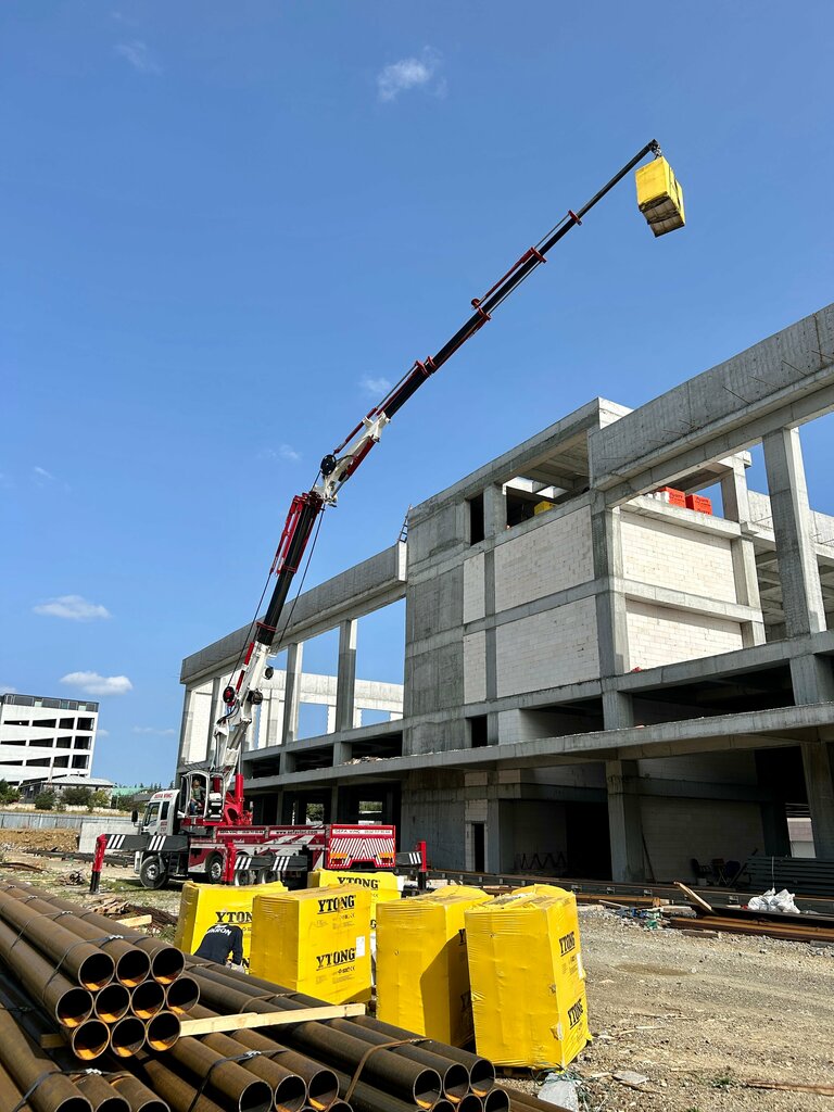 معدات رفع Basaksehir Crane Rental Ikitelli Crane ، اسطنبول، صورة