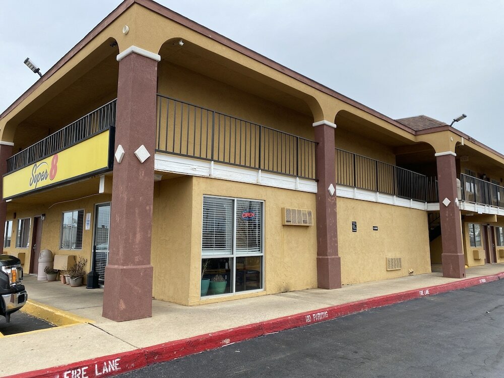 Фото Super 8 by Wyndham Midwest City Ok
