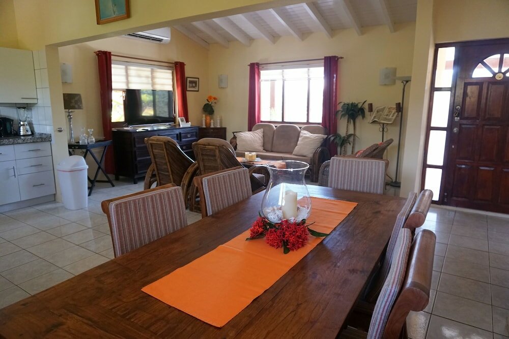 Фото Cariñas Studio Apartments