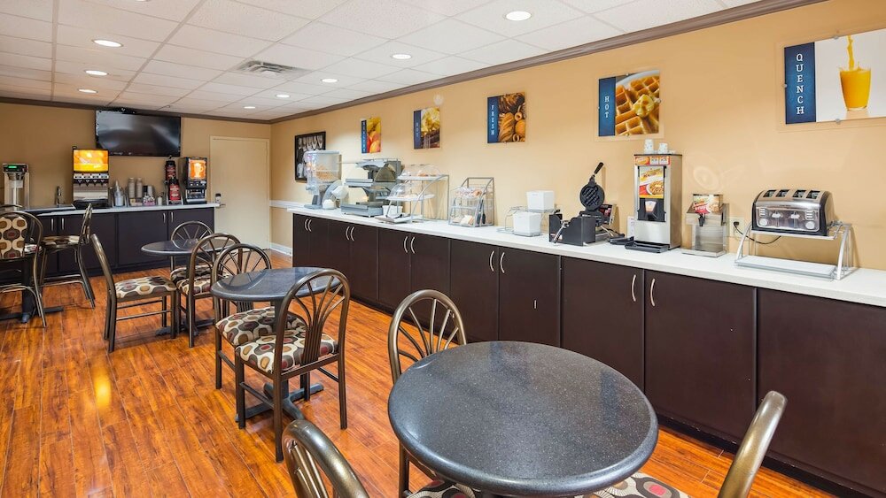 Фото SureStay Plus Hotel by Best Western Alvin