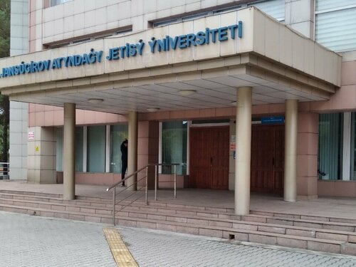 Интернетте бастық пен оның хатшысының порносын қараңыз