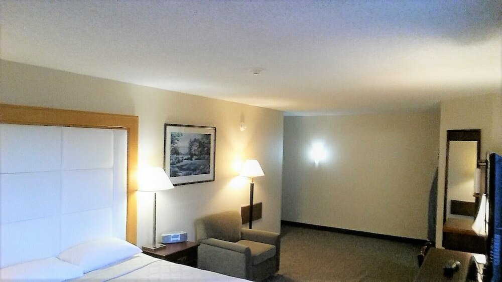 Фото Travelodge by Wyndham Vancouver Airport