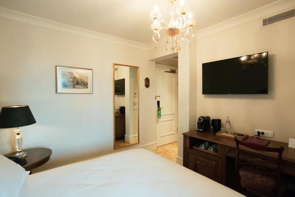 Фото Ebel Boutique Hotel