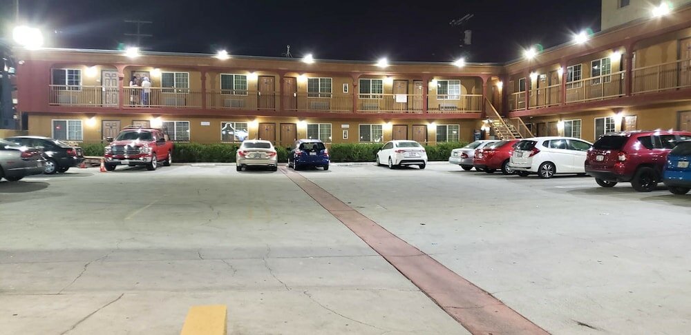 Фото Americas Best Value Inn Los Angeles at S Alvarado St