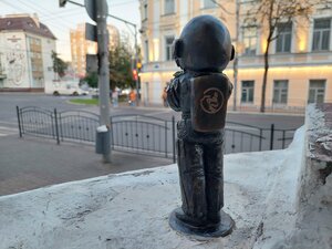 Космонавтик Тая (Kaluga, Lenina Street), genre sculpture