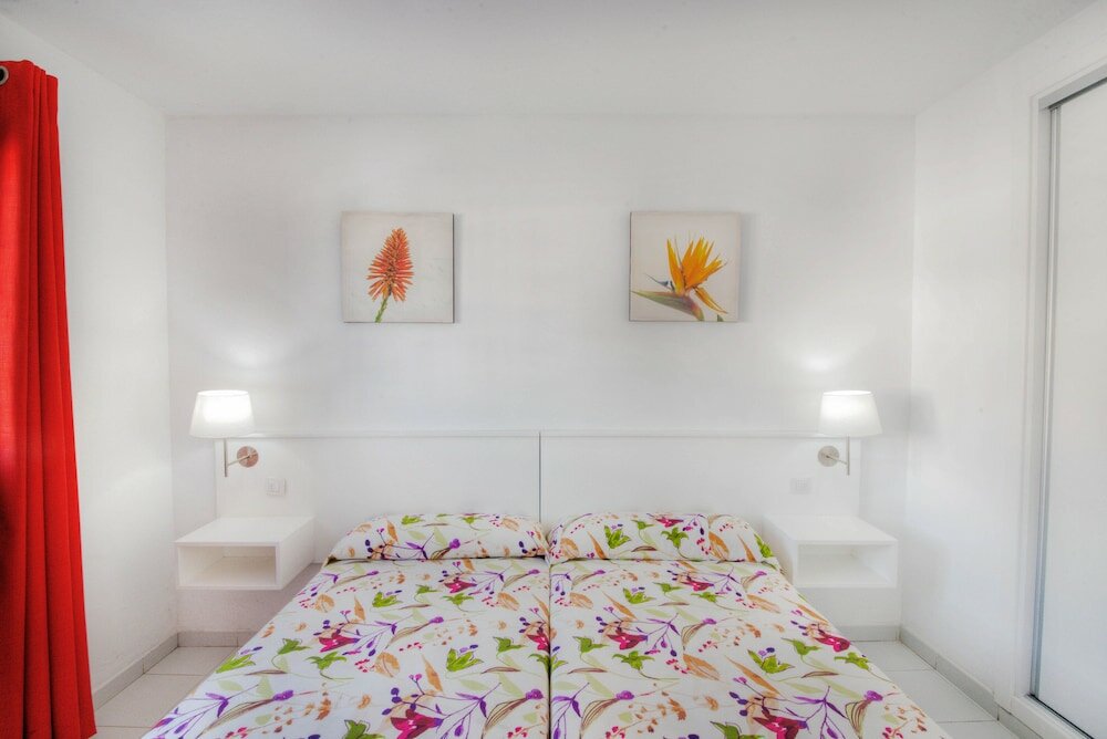 Фото Apartamentos La Moraña