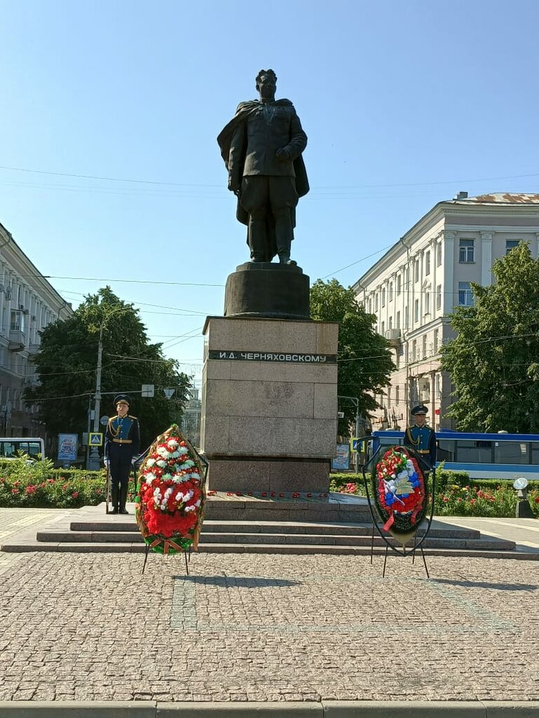 Monument, memorial Генералу армии, дважды Герою Советского Союза Ивану Даниловичу Черняховскому, Voronezh, photo