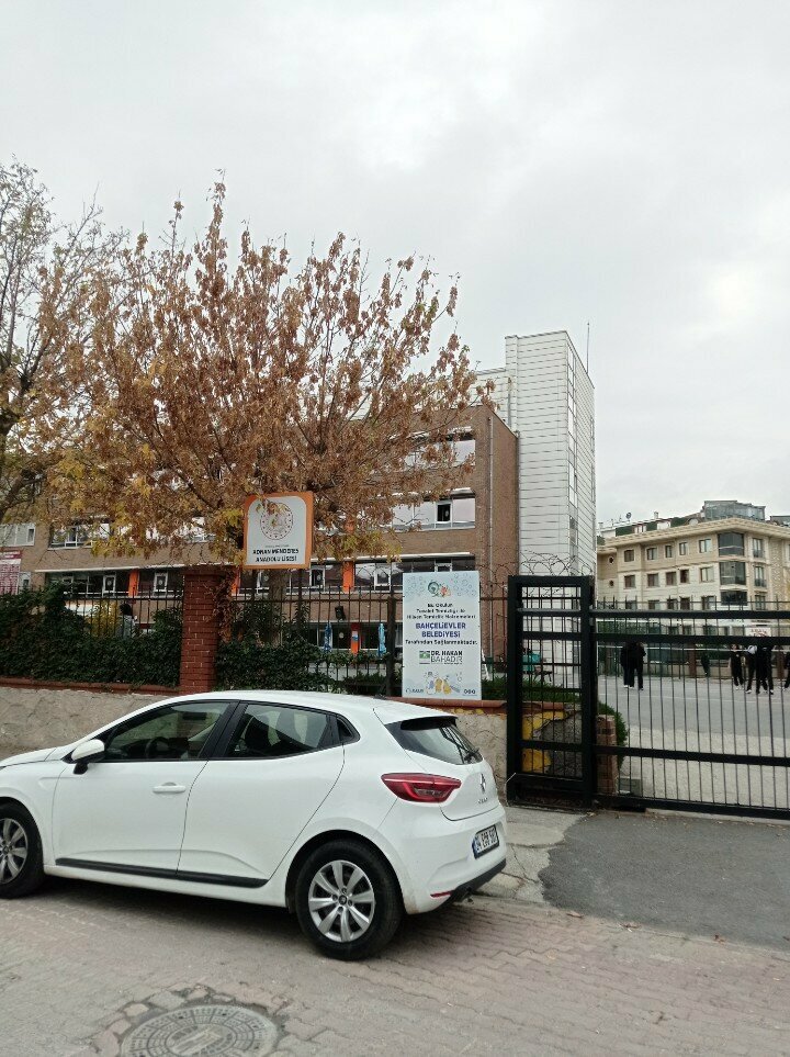تعليم ثانوي Adnan Menderes Anatolian High School ، اسطنبول، صورة
