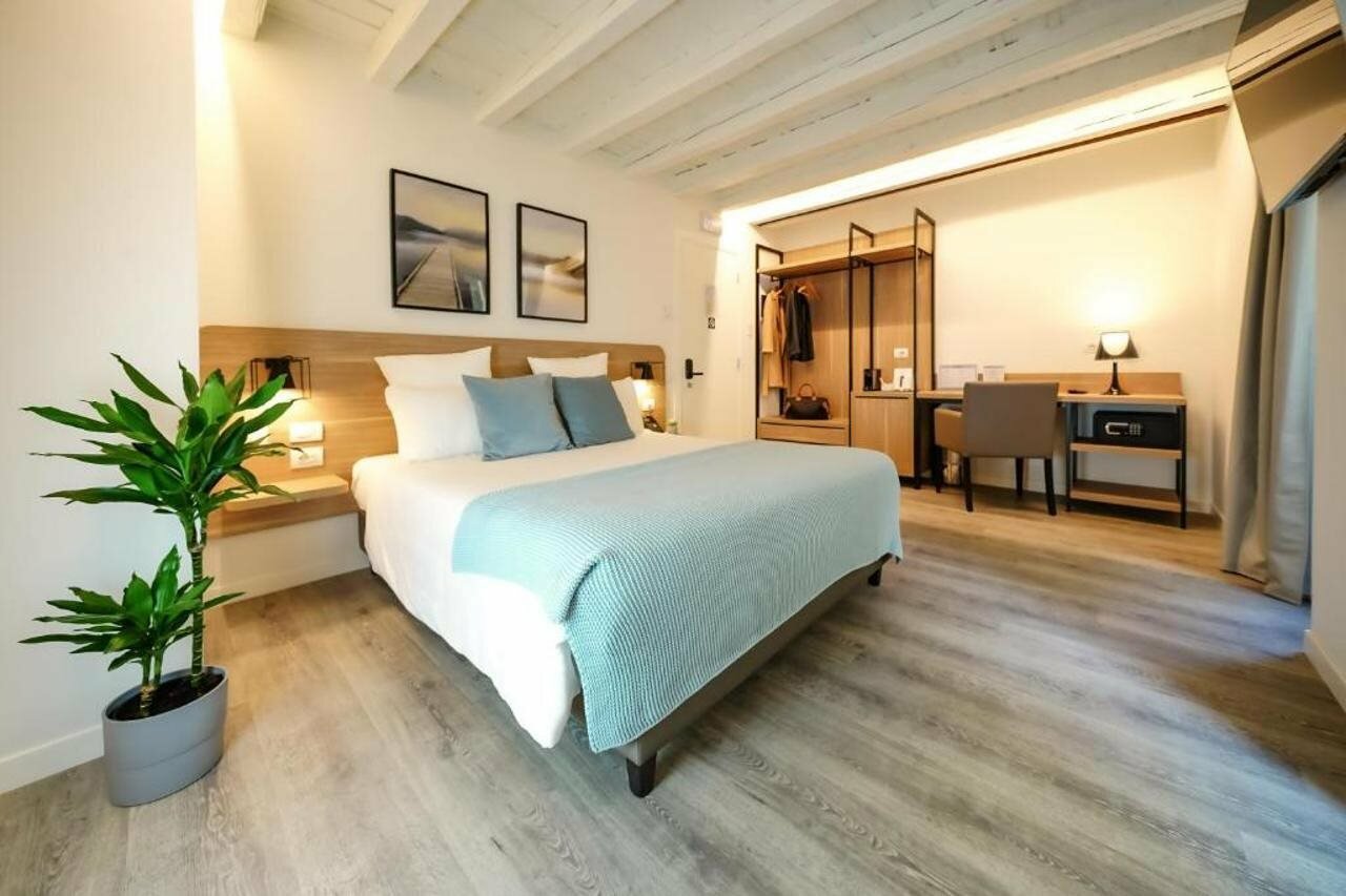 Фото Bergamo Inn 15