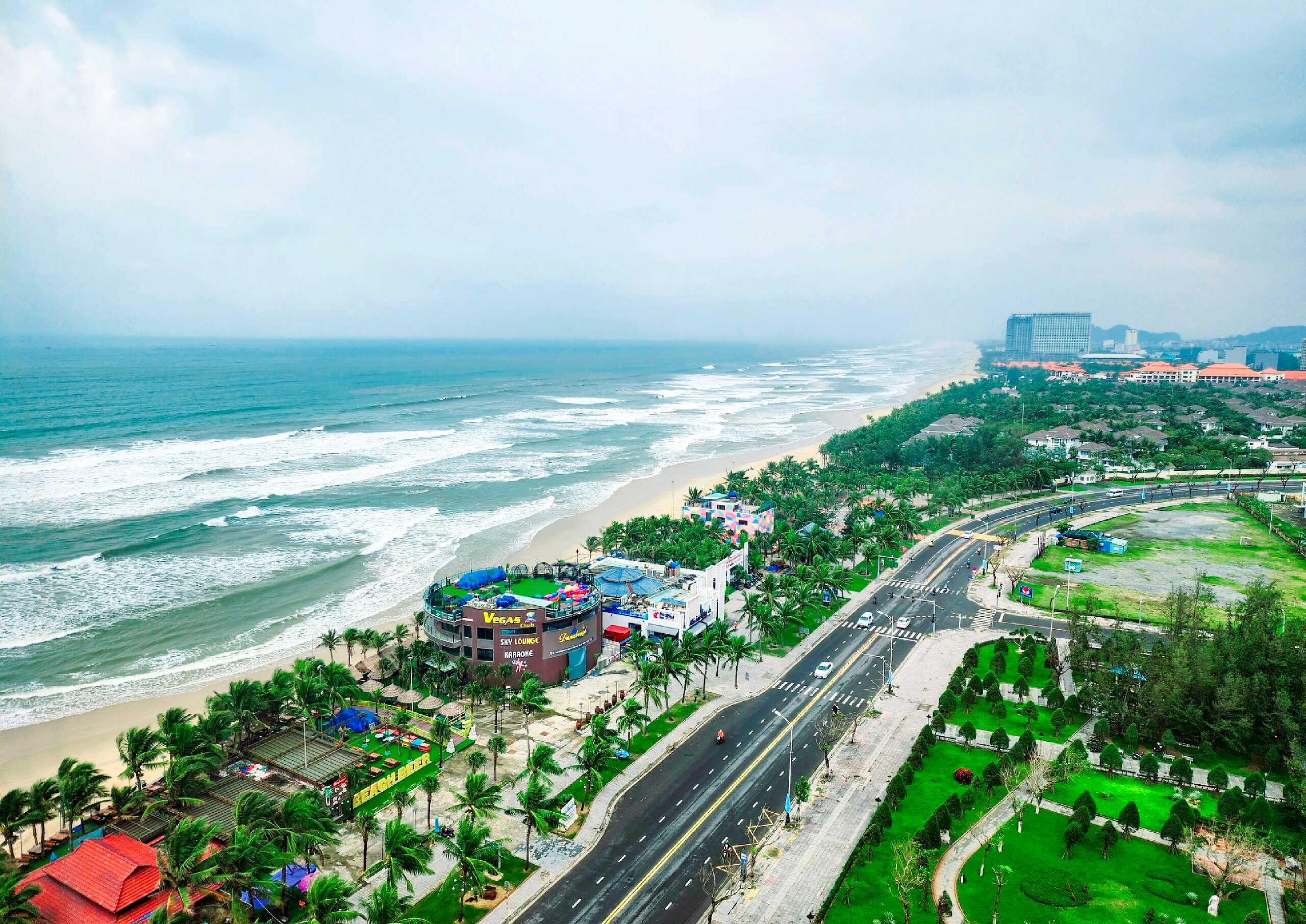 Фото Yarra Ocean Suites Danang