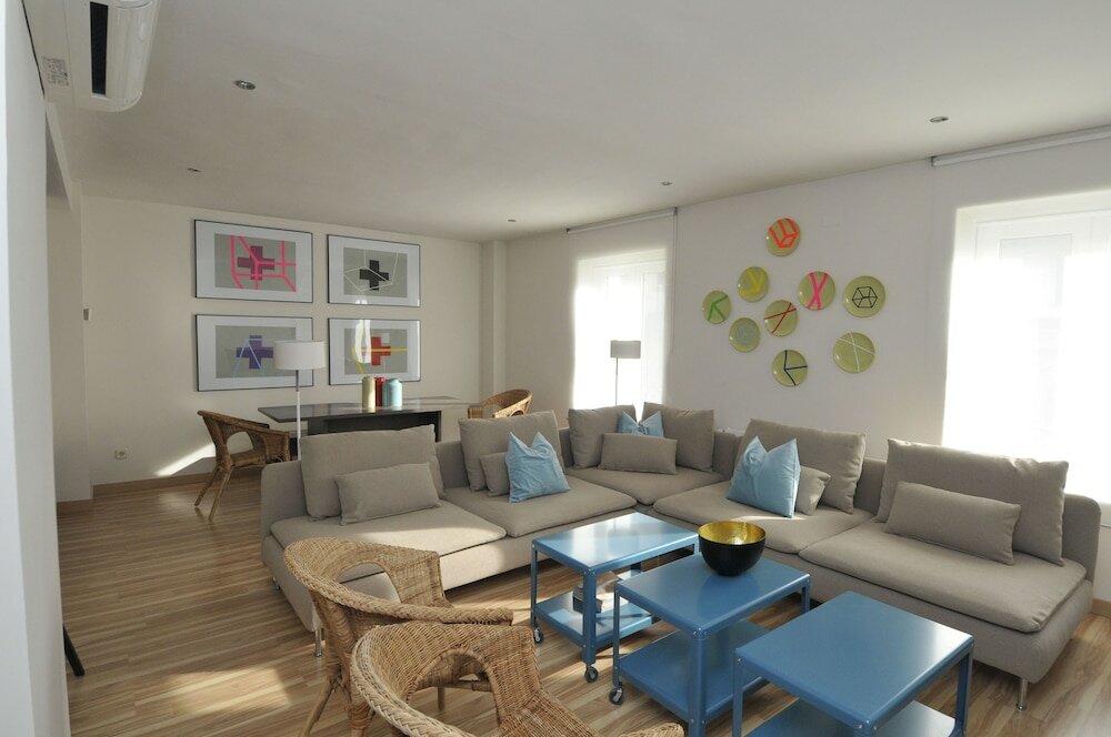 Фото Mola Suites