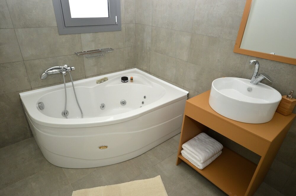 Фото Aegina Bed & Culture - B&b Hotel