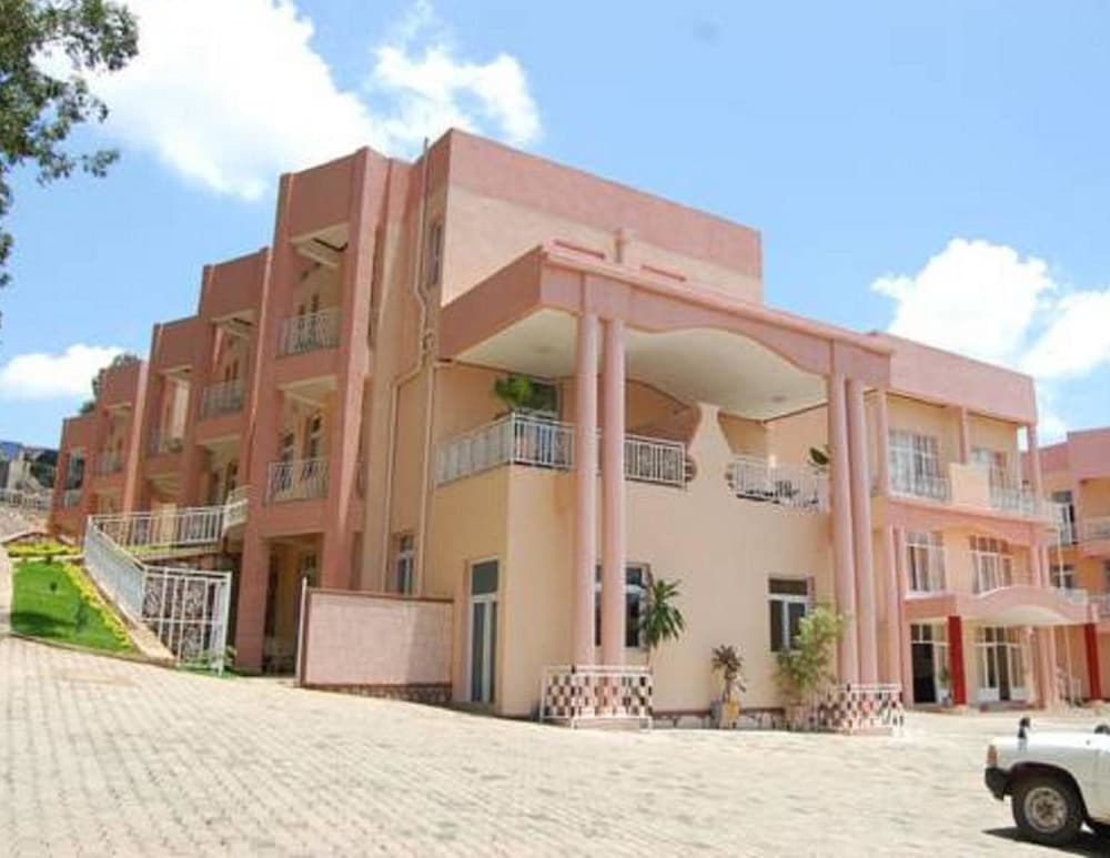 Фото отеля 1