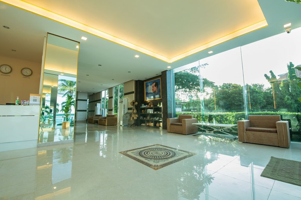 Фото Phuglong Hotel