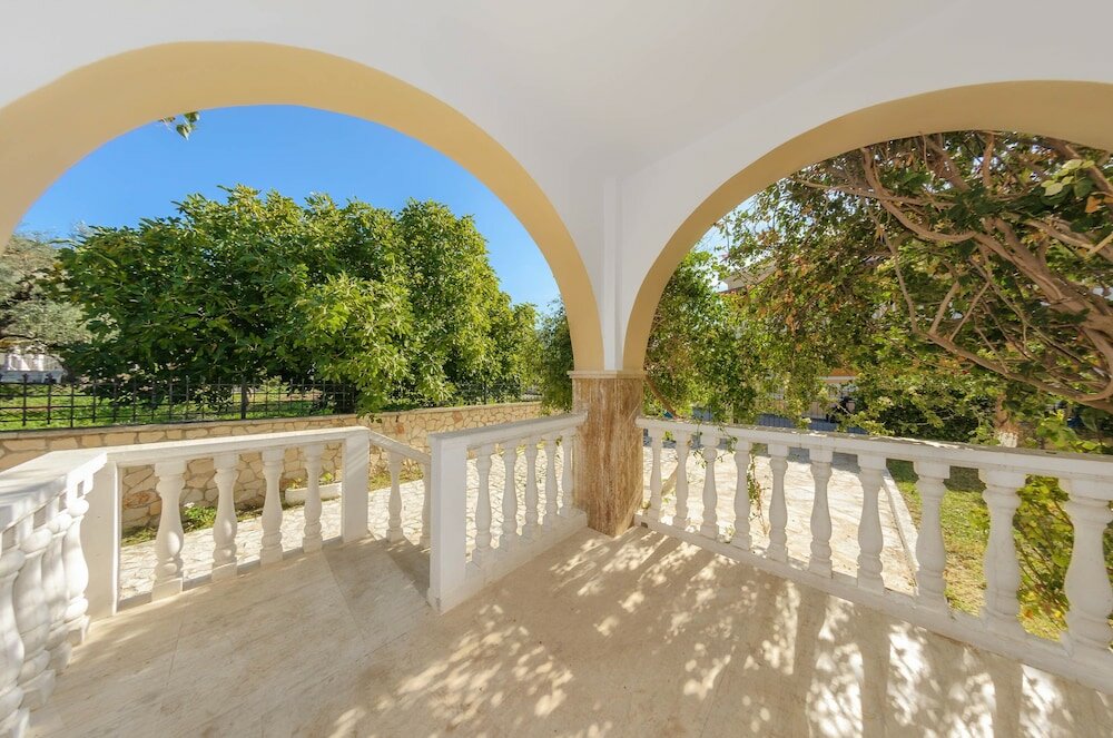 Фото Kiki Studios & Apartments