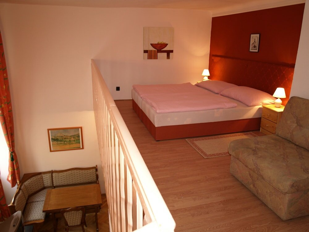 Фото Pension Liechtenstein Apartments II