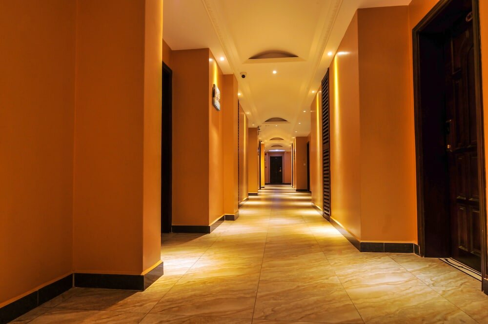 Фото Hbt Russel Hotel