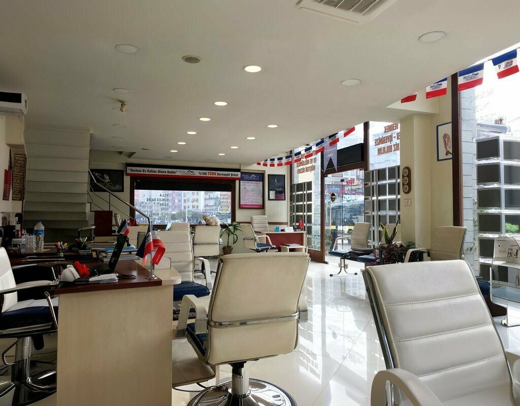Management company Re/max Oz Gayrimenkul Danismanligi, Ortahisar, photo