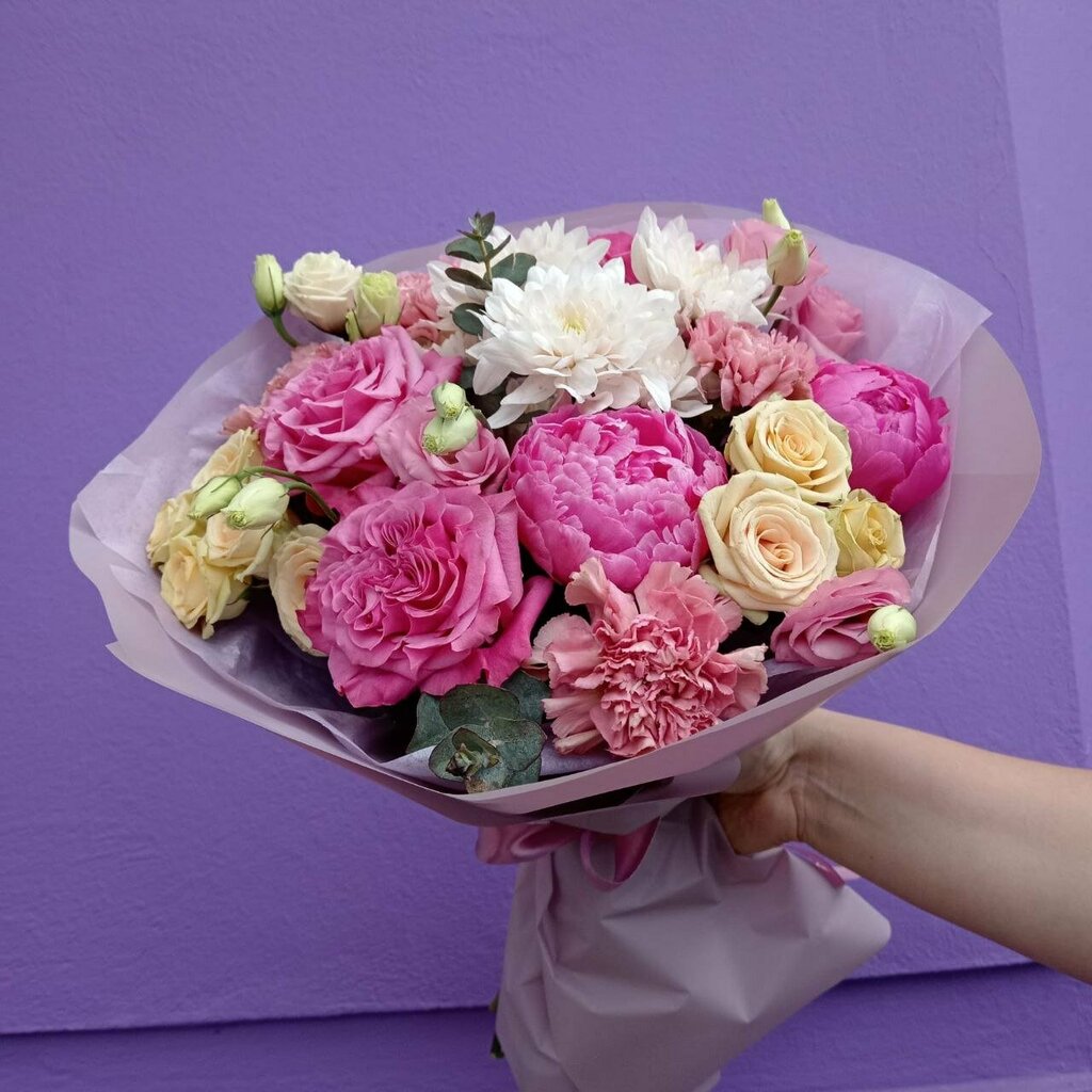 Flowers and bouquets delivery Iris, Bryansk, photo