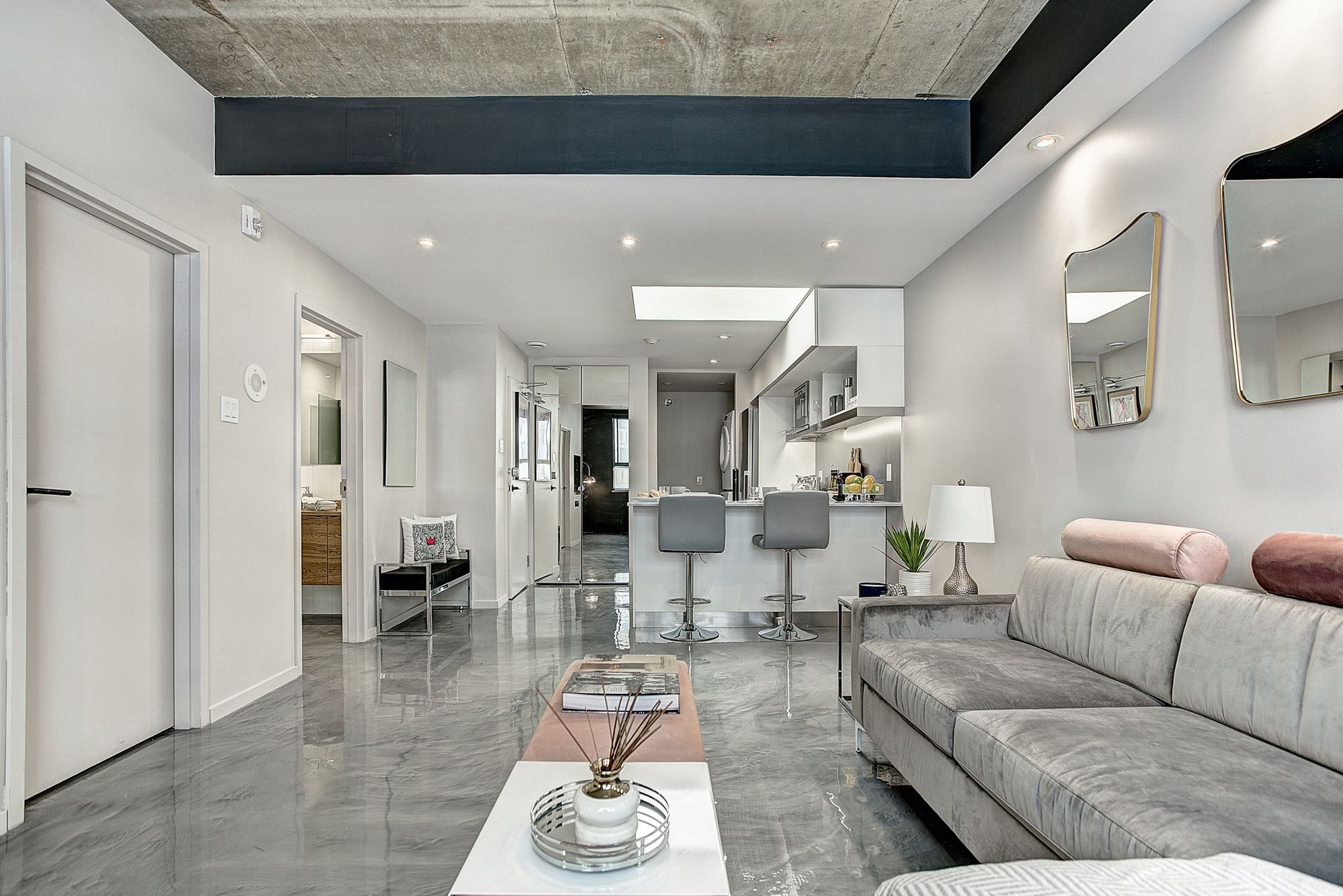 Фото Pierce Boutique Apartments