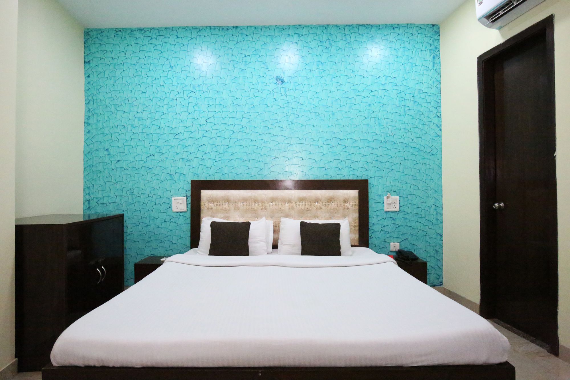 Фото Oyo 7724 Hotel Kohinoor City