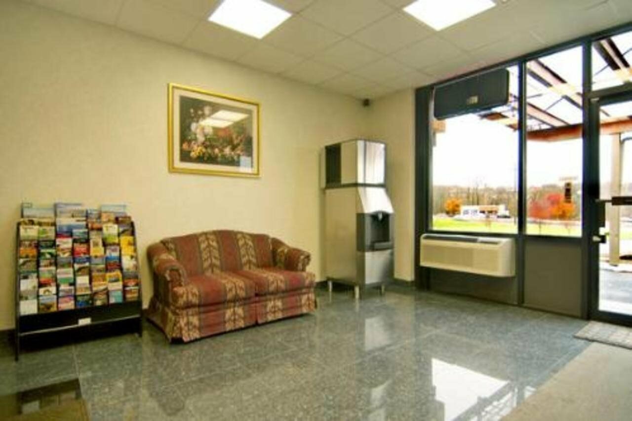 Фото Americas Best Value Inn Wethersfield Hartford
