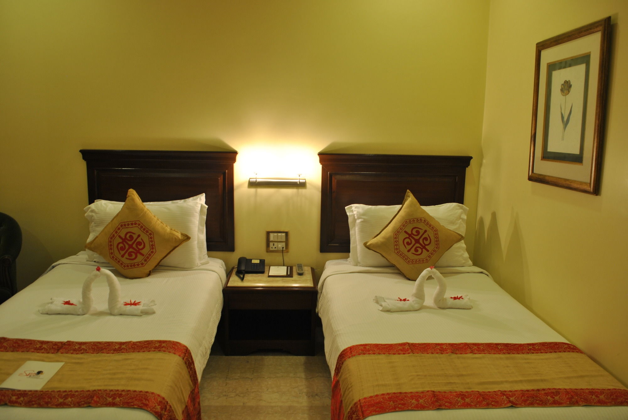 Фото Dynasty Hotel