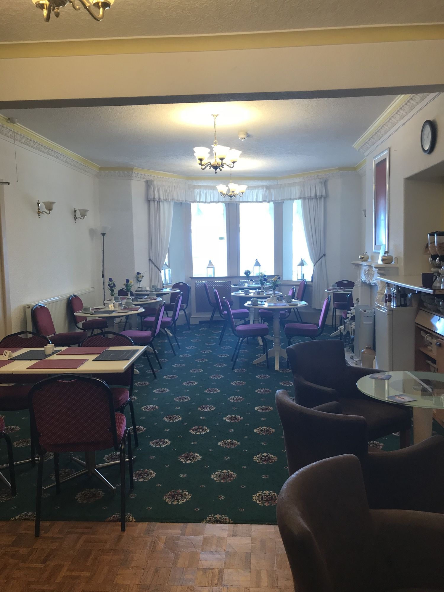 Фото Kingsbury Hotel