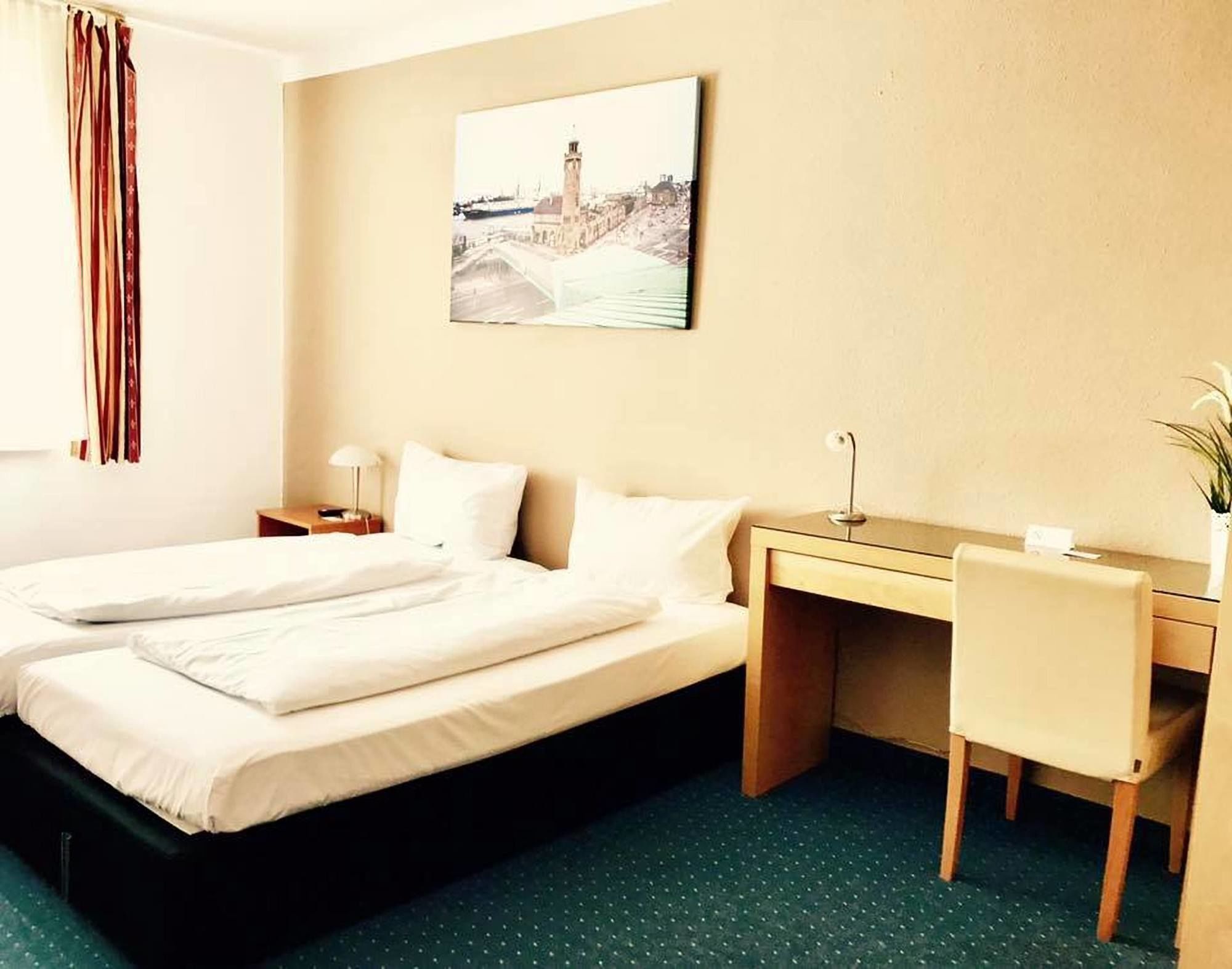 Фото отеля 3