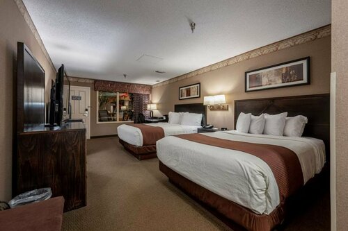 Гостиница Heartland Inn & Suites, SureStay Collection by Best Western в Нейшнел Сити