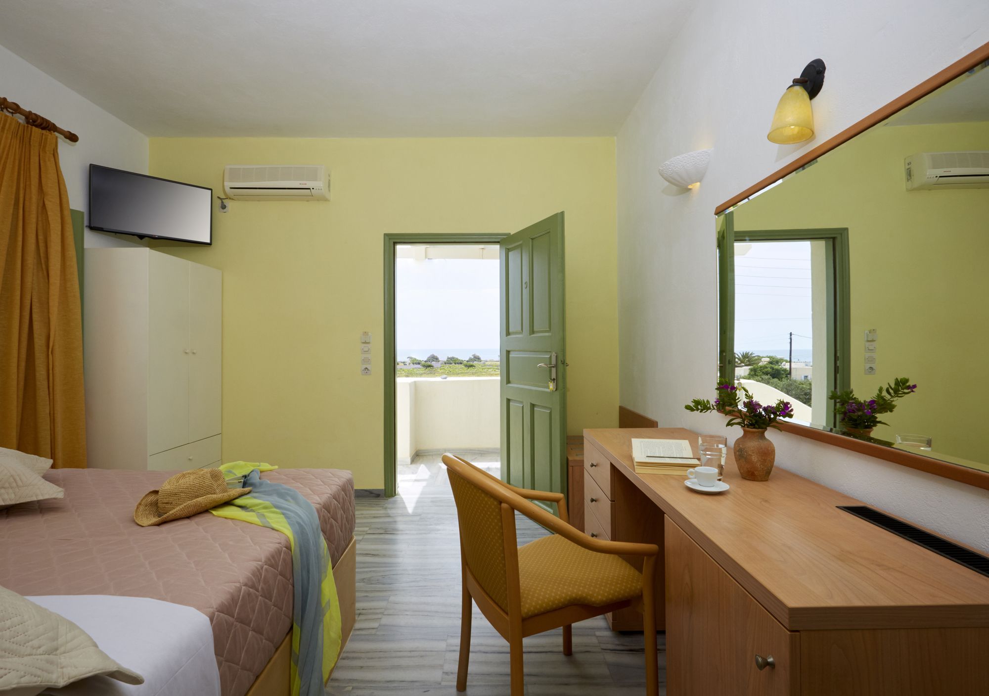 Фото Ambeli Apartments